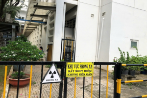 Radiation warning sign at Cho Ray Hospital. Photo: Bach Duong