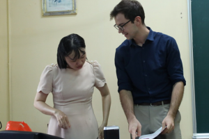 A U.S. Peaace Corps volunteer (R) and a Vietnamese teacher at an English class in HCMC. Photo courtesy of Peace Corps